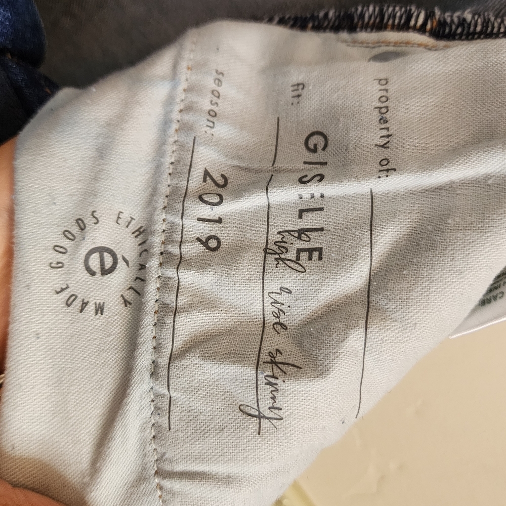 Etica Giselle Exposed Patch Pocket Jeans | Size 26 - Picture 11 of 11